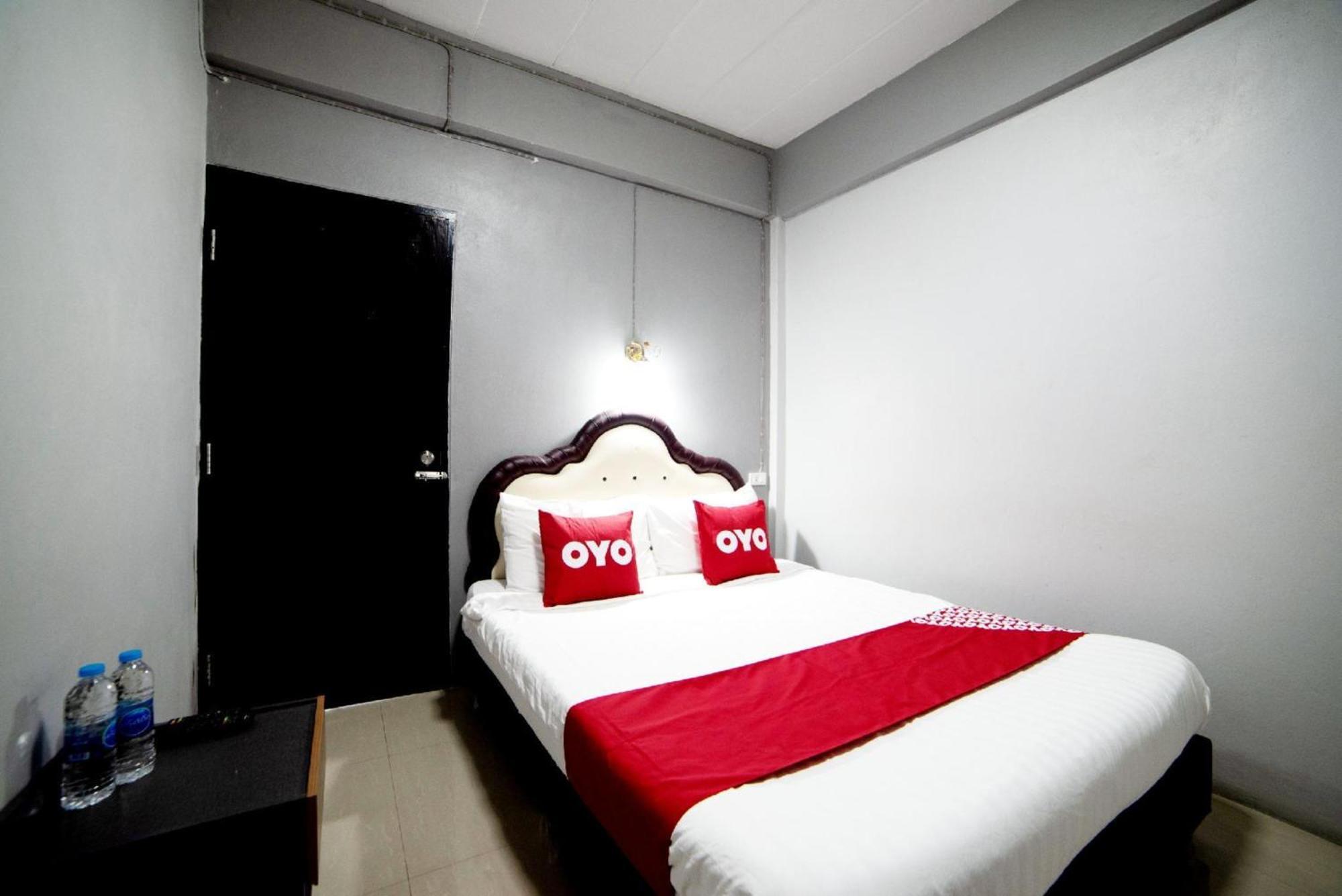 Oyo 465 Krung Kao Traveller Lodge Phra Nakhon Si Ayutthaya Buitenkant foto