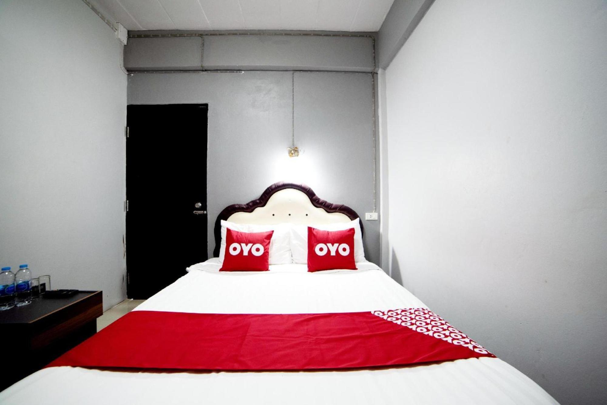 Oyo 465 Krung Kao Traveller Lodge Phra Nakhon Si Ayutthaya Buitenkant foto