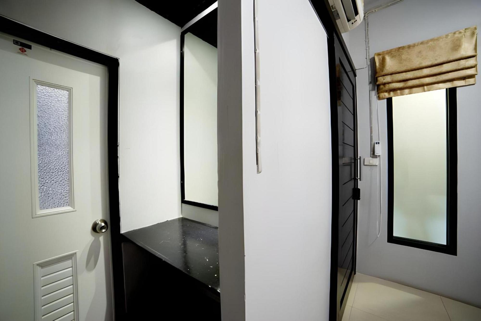Oyo 465 Krung Kao Traveller Lodge Phra Nakhon Si Ayutthaya Buitenkant foto