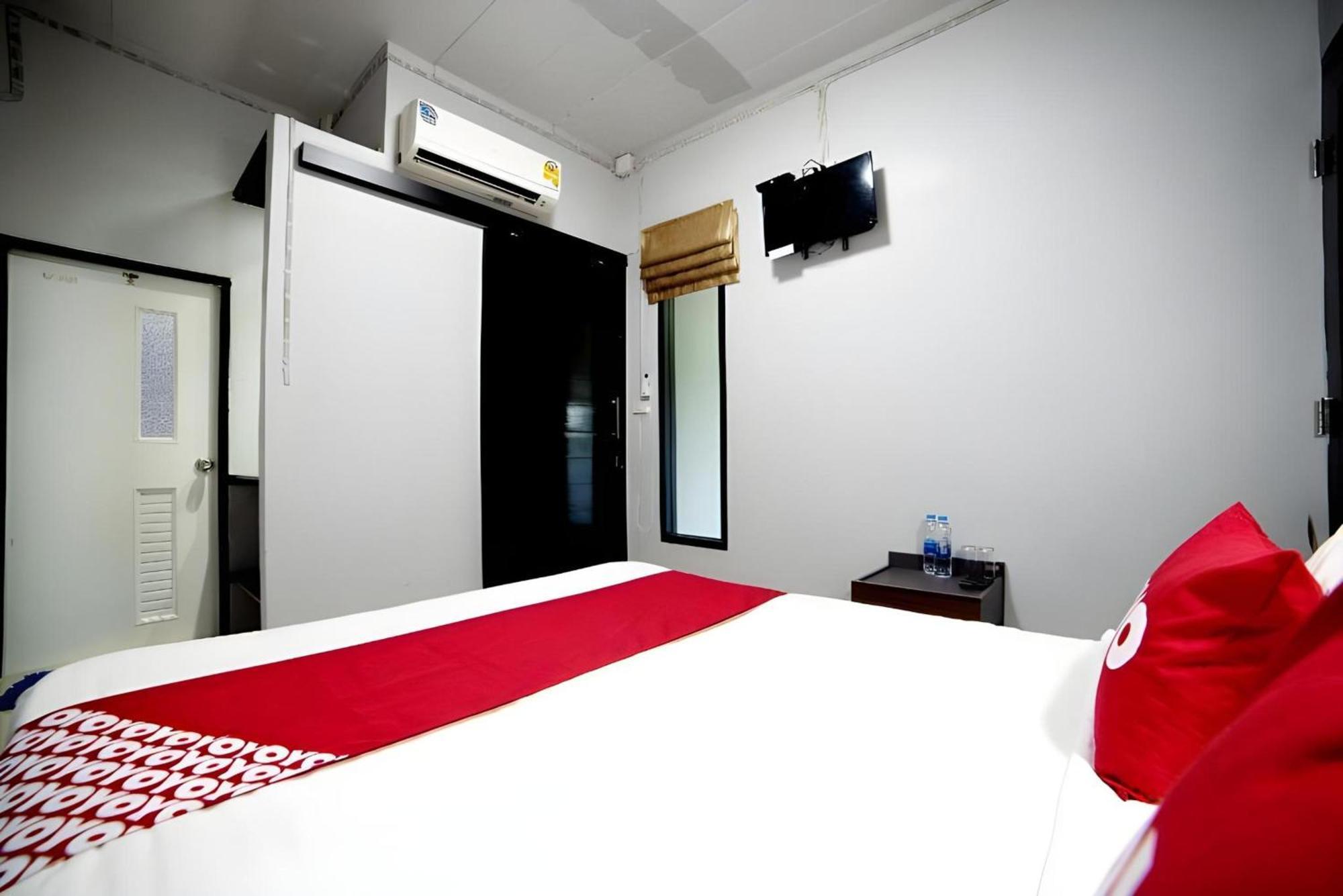 Oyo 465 Krung Kao Traveller Lodge Phra Nakhon Si Ayutthaya Buitenkant foto