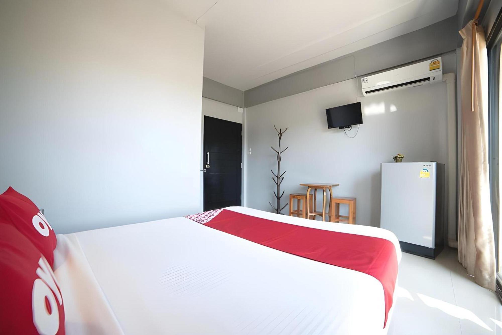 Oyo 465 Krung Kao Traveller Lodge Phra Nakhon Si Ayutthaya Buitenkant foto