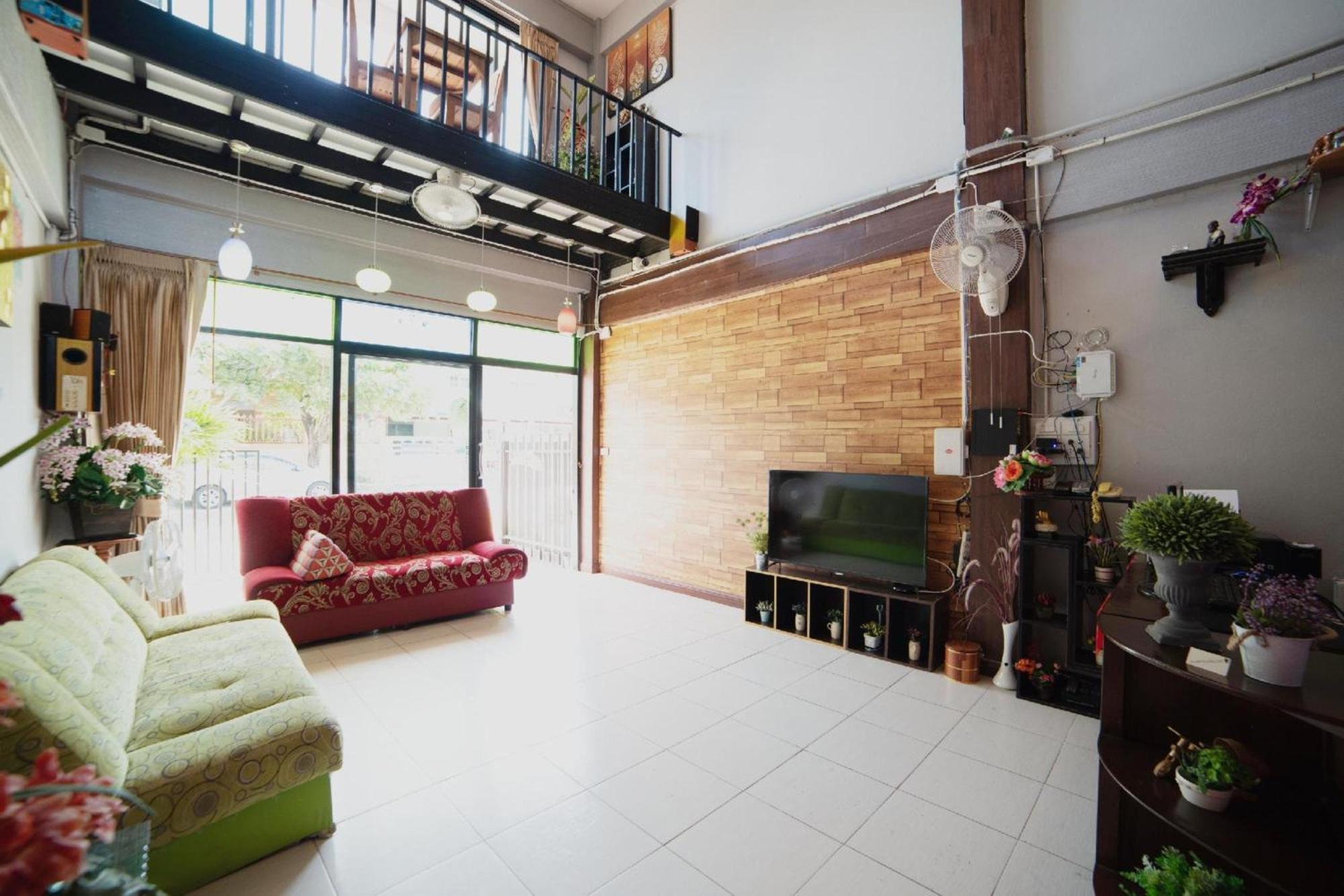 Oyo 465 Krung Kao Traveller Lodge Phra Nakhon Si Ayutthaya Buitenkant foto